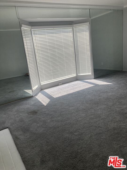 Building Photo - 2047 W 73rd St