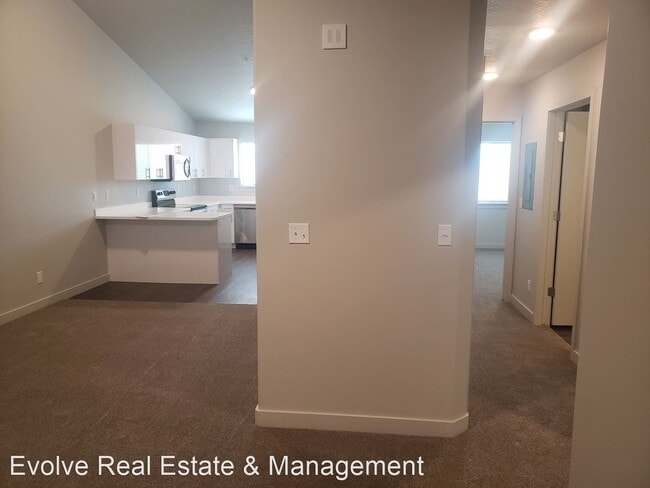 Building Photo - 2 br, 1 bath House - 1141 E 1320 S Bld D 304