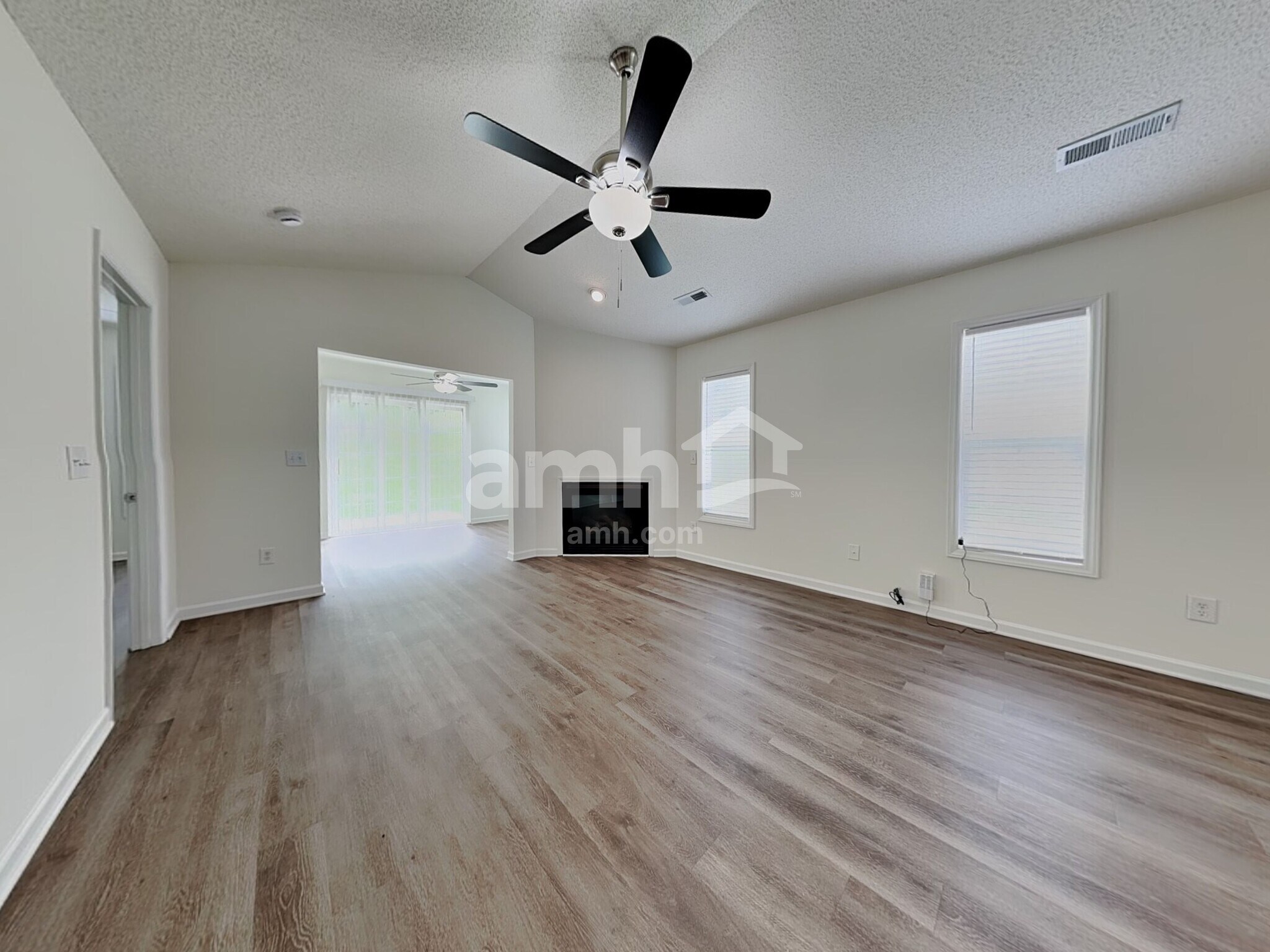 Building Photo - 5825 Regent Village Dr
