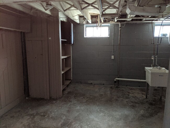 Building Photo - 5218 Bedford St