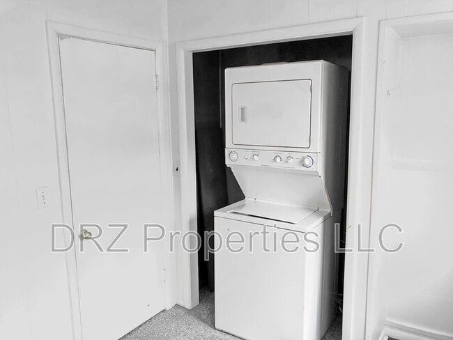 Building Photo - 1942 Richmond St NW