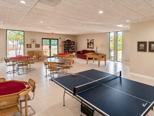 Building Photo - 8760 SW 133rd Ave