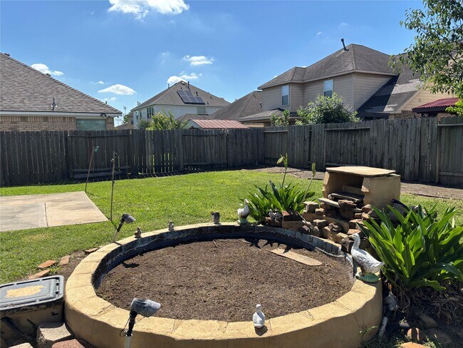Building Photo - 21223 Colton Cove Dr
