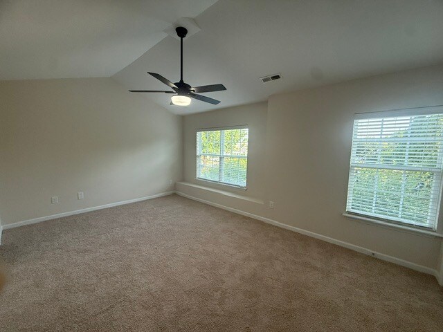 Building Photo - 116 Goldfinch Ave