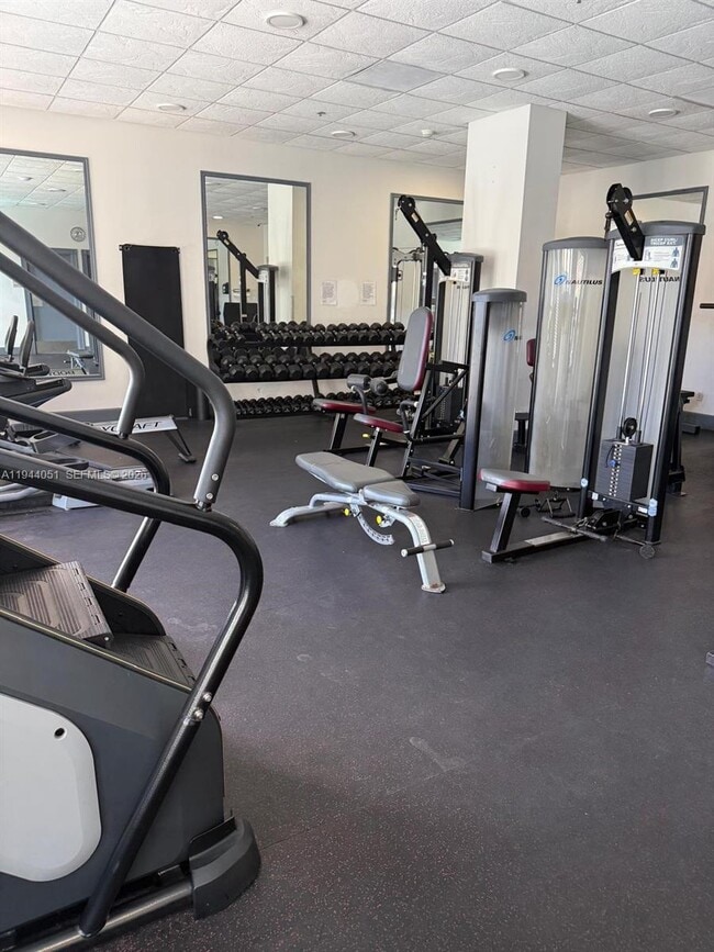 Building Photo - 2665 SW 37th Ave