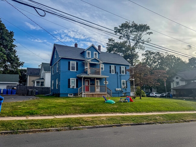 Building Photo - 72 Stewart St
