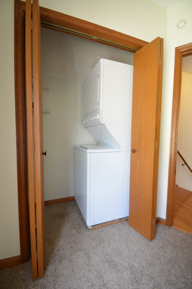 In Unit Washer/Dryer - 2631 Bryant Ave So.