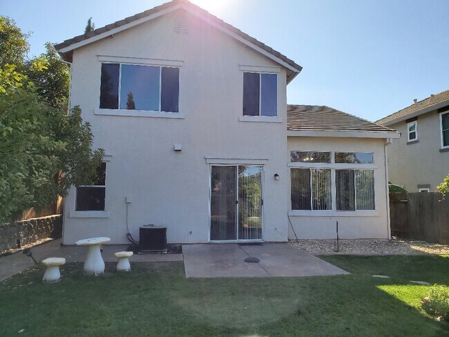 Building Photo - Charming Home For Rent in Folsom