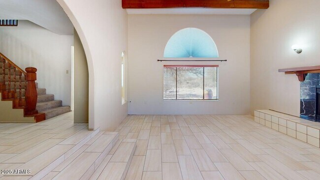 Building Photo - 5081 N Bear Canyon Rd