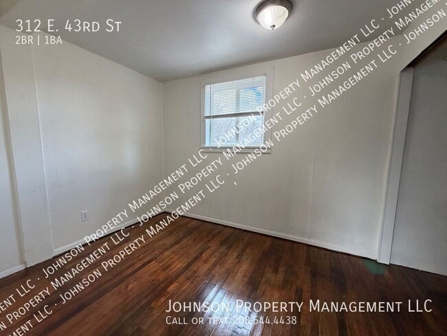 Building Photo - 312 E 43rd St