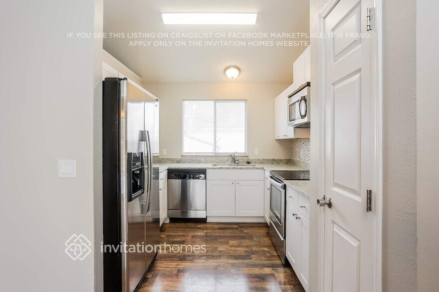 Building Photo - 4938 S Sedalia Way