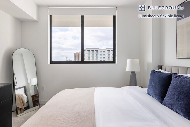 Building Photo - 1501 SW 37th Ave