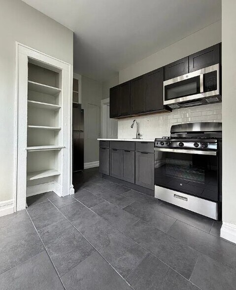 Building Photo - 248 Orange Pl