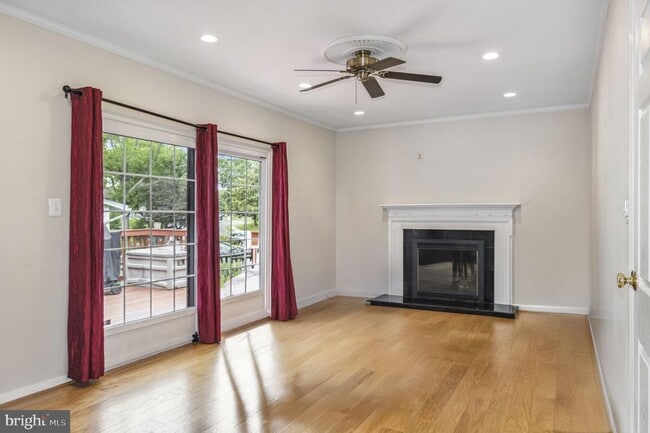 Building Photo - 8916 Arley Dr