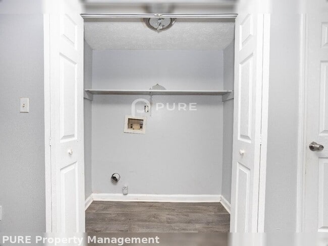 Building Photo - 6528 Buffington Rd