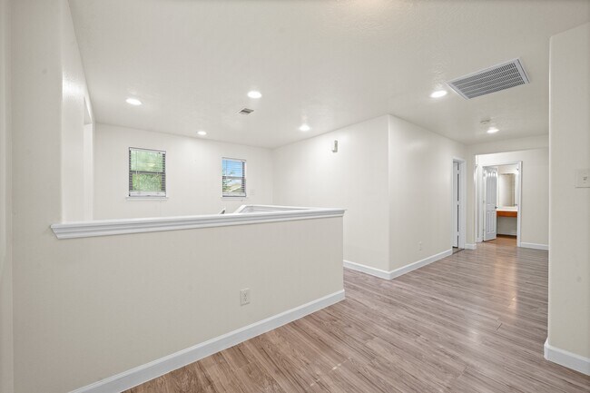Building Photo - 15623 Harris Canyon Ln