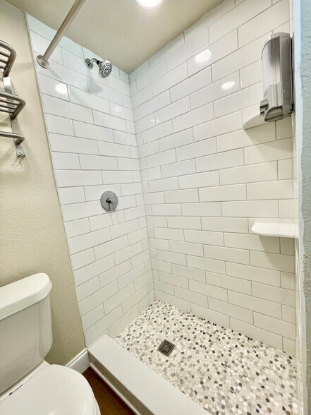Building Photo - 7700 Boca Ciega Dr