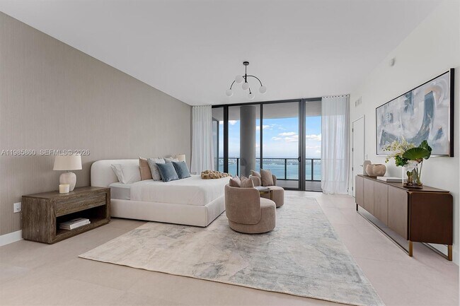 Building Photo - 700 NE 24th St