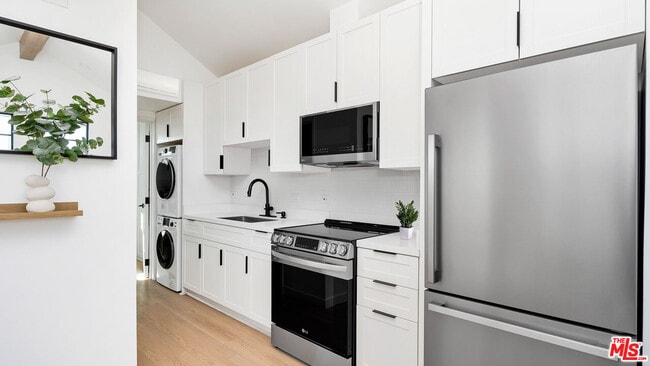 Building Photo - 6761 Case Ave