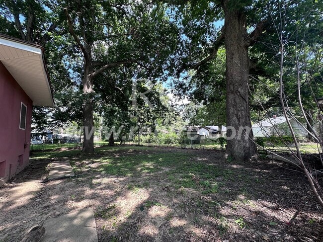 Building Photo - 223 Kentucky-