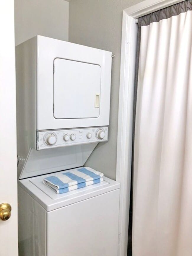 Building Photo - Keonekai Villages upstairs 2 bedroom, 1.5 ...