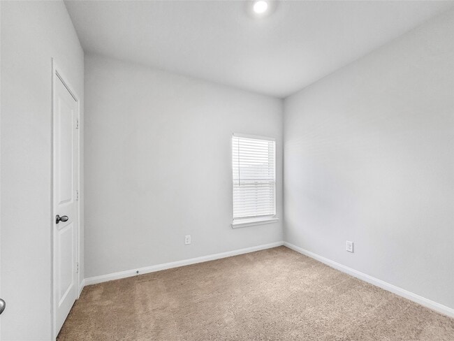 Building Photo - 313 Kim Ln