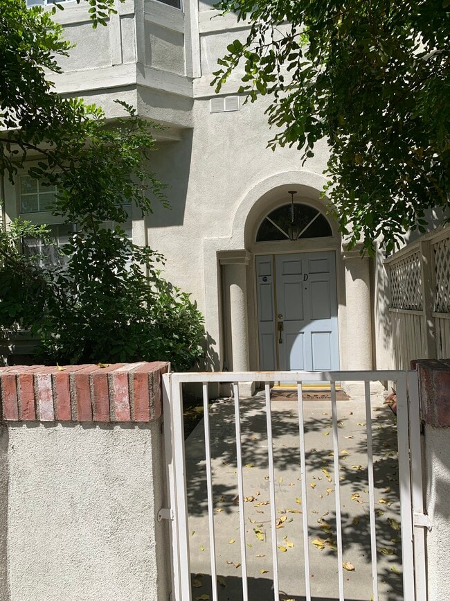 Building Photo - 166 Alta St
