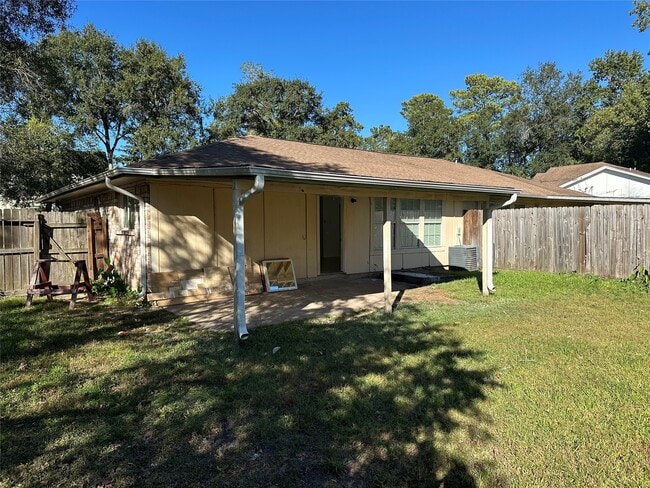 Building Photo - 22195 E Martin Dr