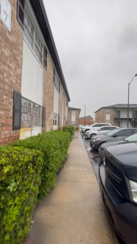 Building Photo - 5317 Curry Ford Rd