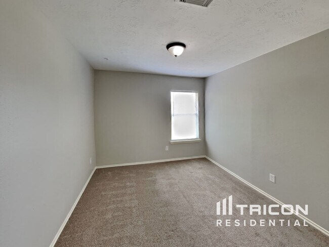 Building Photo - 18432 Sunrise Oaks Ct