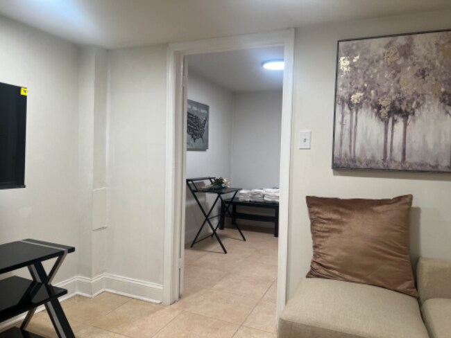 Building Photo - 4801 Oliver St