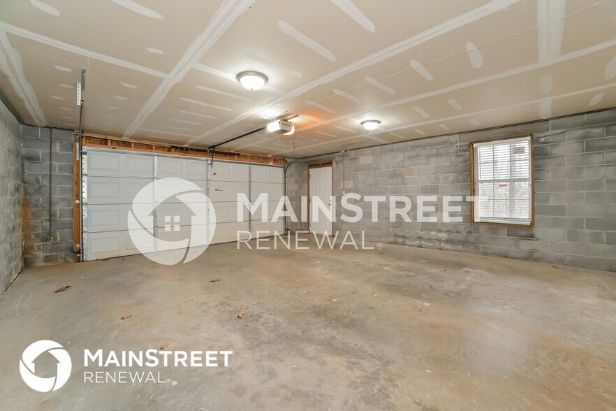 Building Photo - 6508 Milroy Ln