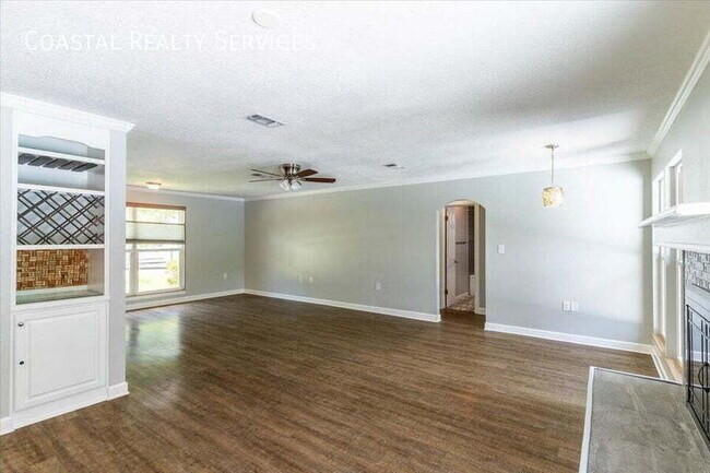 Building Photo - 8 Stafford Cir NE