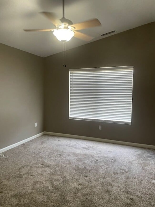 Building Photo - Pool and Spa