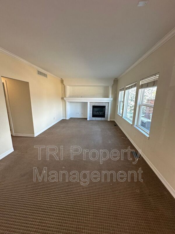 Building Photo - 122 Whitney Ct