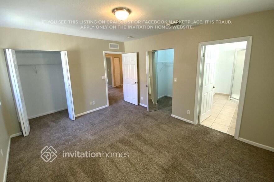 Building Photo - 2819 S Evergreen Cir