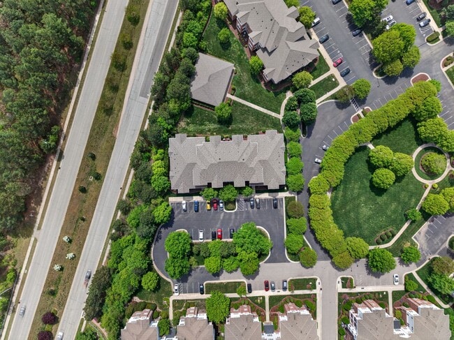 Building Photo - Tons of Upgrade! Beautiful 2 Bedroom, 2.5 Bath Condo in Waterford@ Cary Park, Available Now!