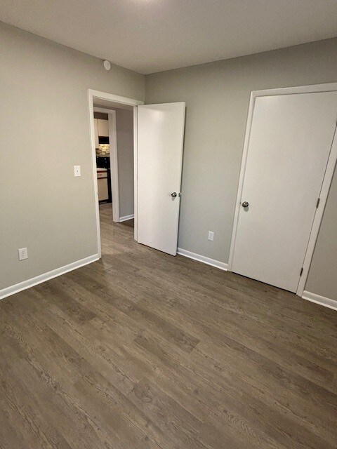 Building Photo - 1100 Crescent Dr