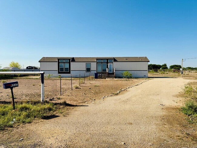 Primary Photo - 4537 W Nectarine St