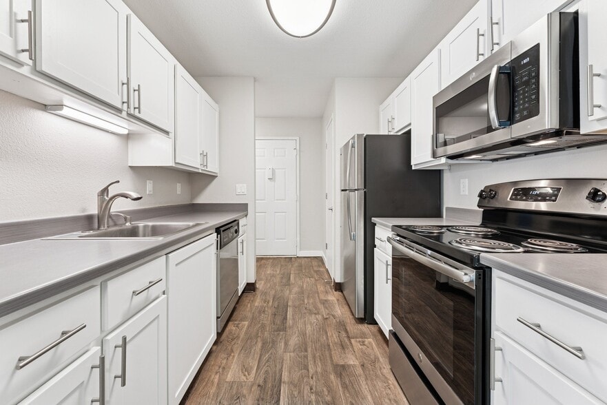 Kitchen | 1-Bedroom | Clermont - Clermont