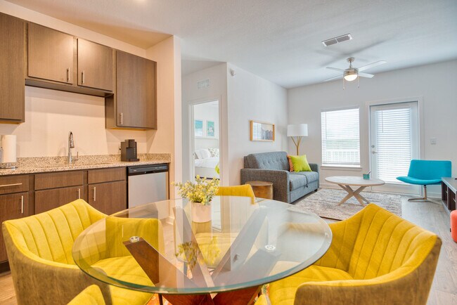 Building Photo - 2548 SW 13th St