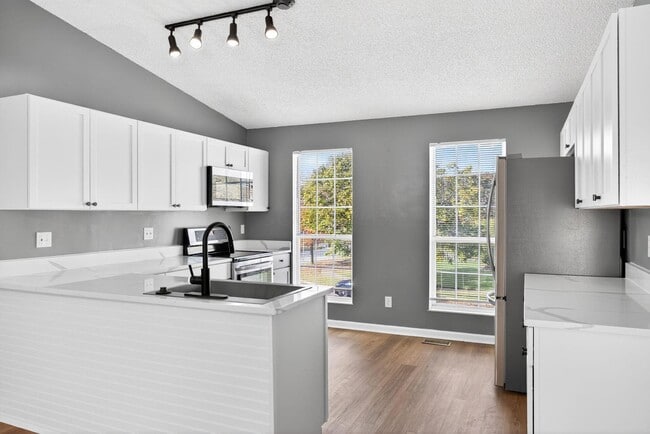 Building Photo - 5289 Frisco Dr