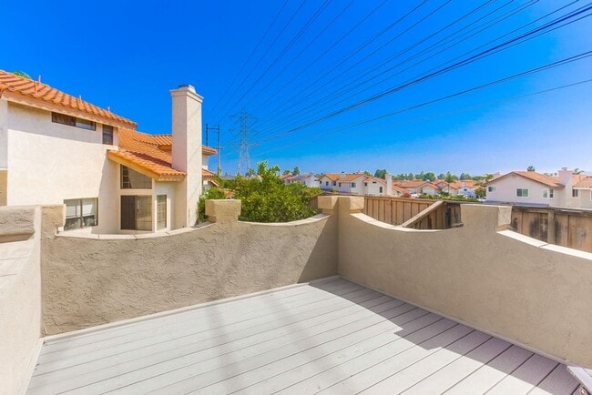 Building Photo - Charming Two Story 3 BR Home Available Mid June!