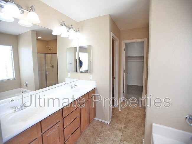 Building Photo - 7722 S 48th Ln