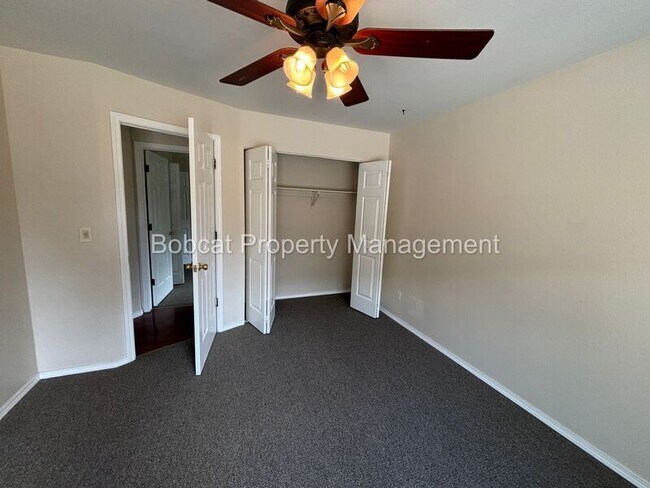 Building Photo - 1650 Walker Dr