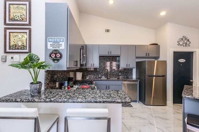 Building Photo - 9715 Riddlewood Ln