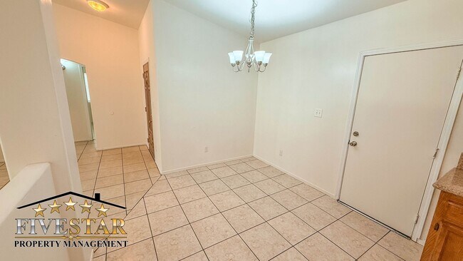 Building Photo - 7408 Cross Glade St