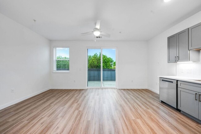 Interior Photo - Correo Place