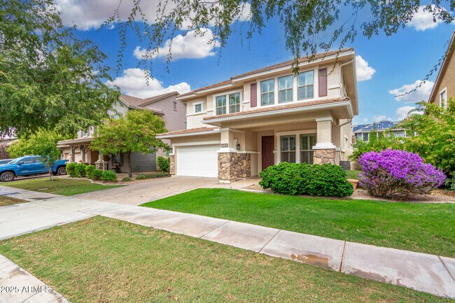 Building Photo - 3540 E Mesquite St