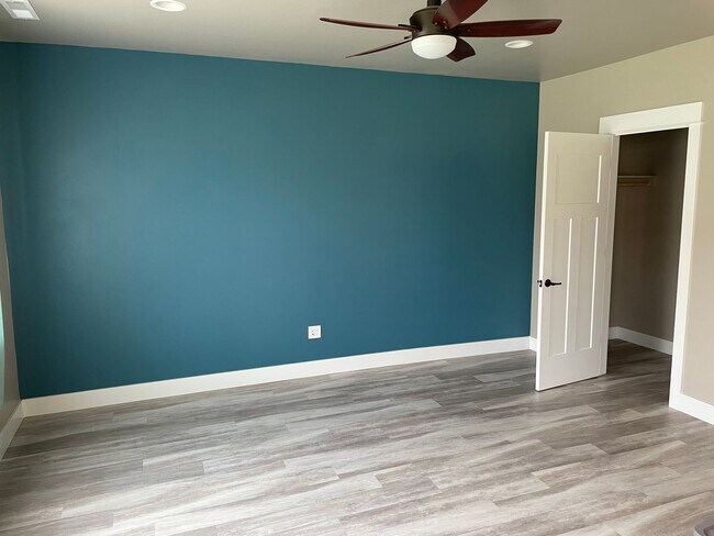 Building Photo - 2689 Blackbird Dr